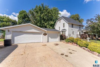 313 Maple St, House other with 6 bedrooms, 3 bathrooms and null parking in Harrisburg SD | Image 2