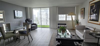 1406E - 2851 Ne 183rd St, Condo with 2 bedrooms, 2 bathrooms and null parking in Aventura FL | Image 2