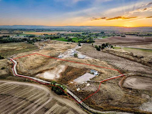 1203 Locker Ave, Parma, ID, 83660-6107 | Card Image