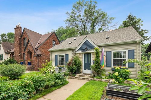 5112 10th Ave S, Minneapolis, MN, 55417-1724 | Card Image