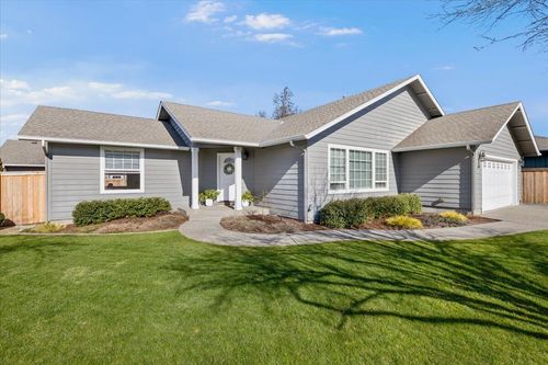 608 Se Liberty Dr, Grants Pass, OR, 97527-1420 | Card Image