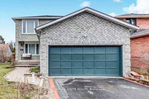 160 Twyn Rivers Dr, Pickering, ON, L1V1E2 | Card Image