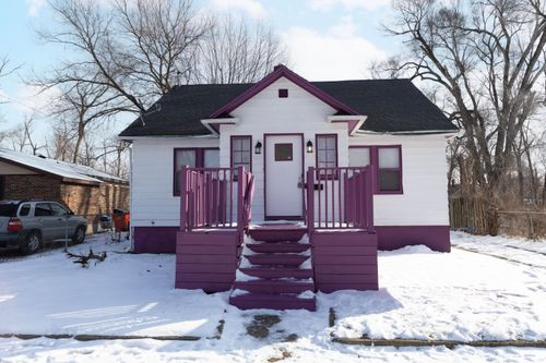 1061 Agard Ave, Benton Harbor, MI, 49022-4045 | Card Image