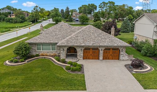 8000 Binford Dr, Orland Park, IL, 60462-1871 | Card Image