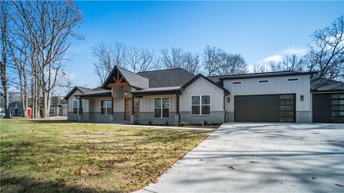 8560 S Pleasant Valley Rd, Decatur, AR, 72722-9551 | Card Image