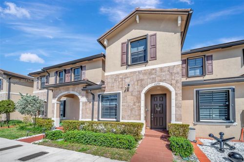 11295 W 34th Way, Hialeah Gardens, FL, 33018-2209 | Card Image