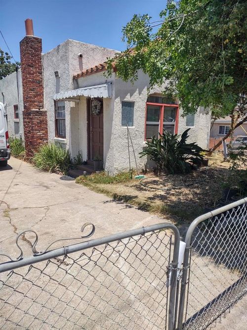 1843 E 16th St, National City, CA, 91950-3732 | Card Image