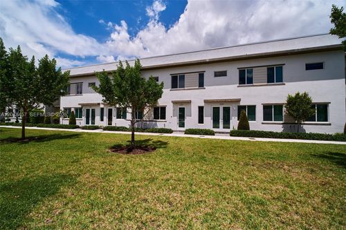 10447 Nw 66th St, Doral, FL, 33178-3899 | Card Image