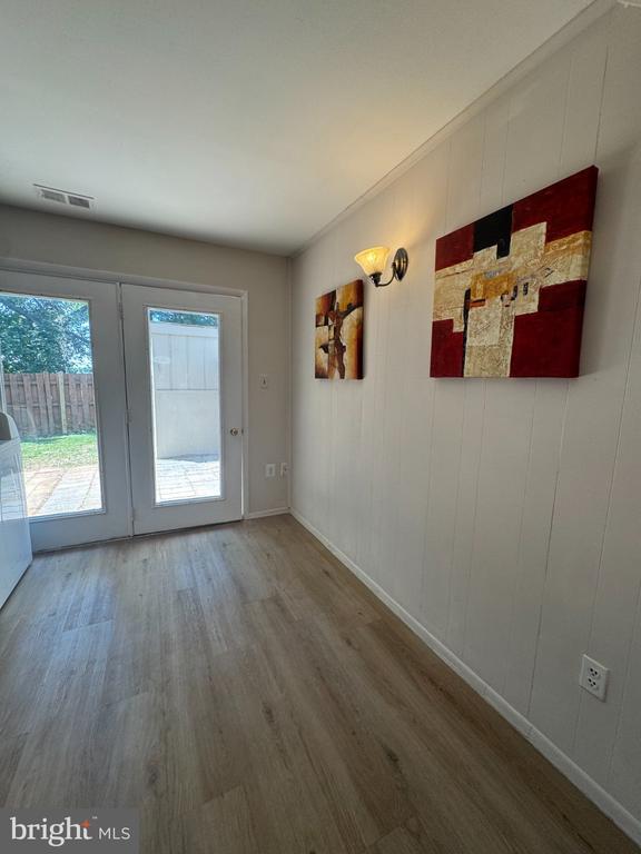 Residential in WALKERSVILLE 4