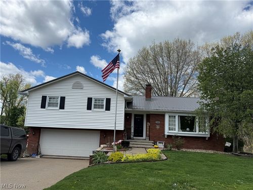 104 Orchard Dr, Saint Clairsville, OH, 43950-1520 | Card Image