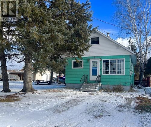 918 Victoria Ave N, Fort Frances, ON, P9A2E5 | Card Image
