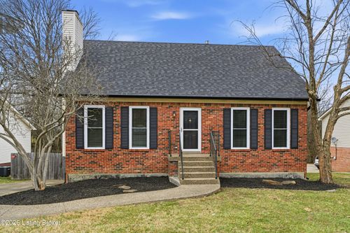 532 Hunting Hills Dr, Shelbyville, KY, 40065-1984 | Card Image