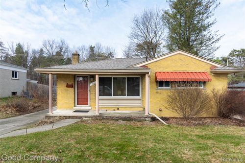 725 Duchess St, Milford, MI, 48381-1103 | Card Image