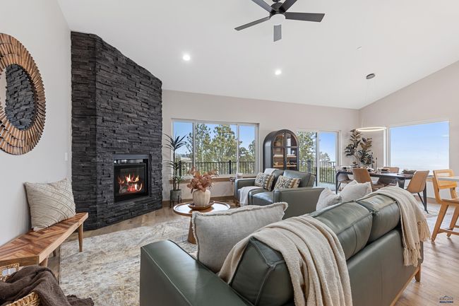 1230 Pinnacle Ct, Townhouse with 2 bedrooms, 2 bathrooms and null parking in Rapid City SD | Image 6