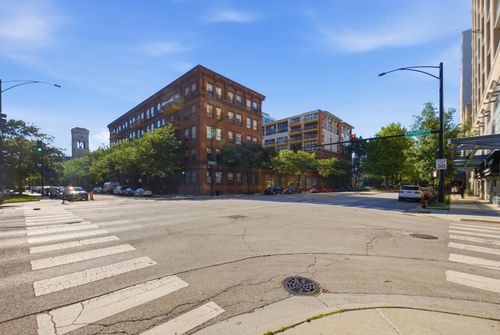 620-1910 S Indiana Ave, Chicago, IL, 60616-4330 | Card Image