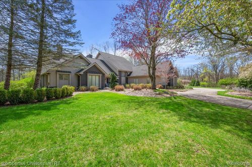 1071 Woodbridge Ln, Oakland Twp, MI, 48306-2570 | Card Image