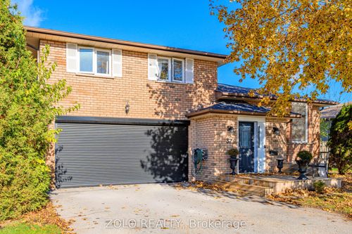 32 Andrew Dr, Lindsay, ON, K9V5W6 | Card Image