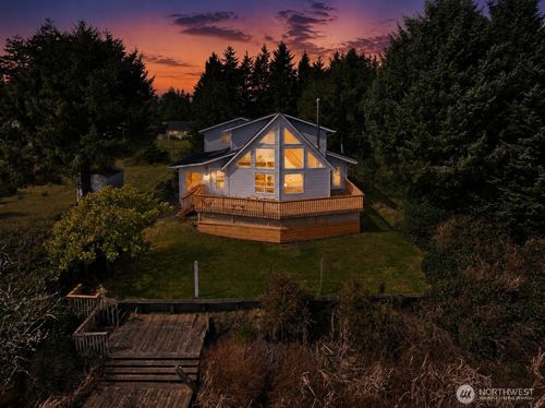 628 Weatherwax Loop Ne, Ocean Shores, WA, 98569-9418 | Card Image