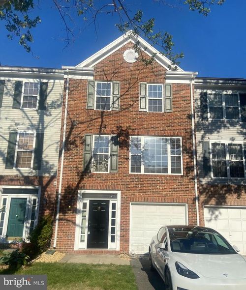 42888 Golf View Dr, CHANTILLY, VA, 20152-2009 | Card Image