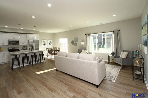 10631 Shore Front Dr, Lincoln, NE, 68527-3201 | Card Image
