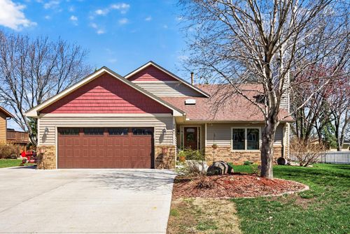 2541 Emerald Ln, Shakopee, MN, 55379-2750 | Card Image
