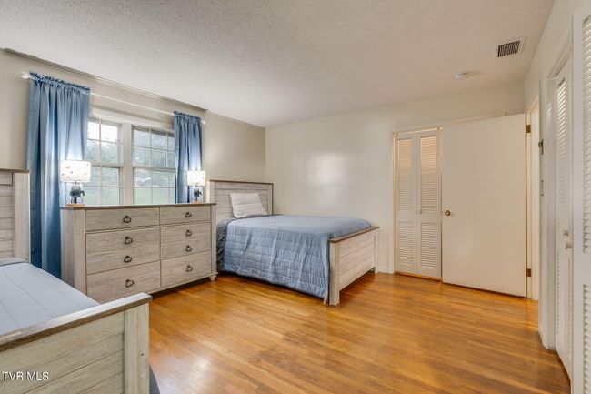 Upstairs: Room 2 | Image 14
