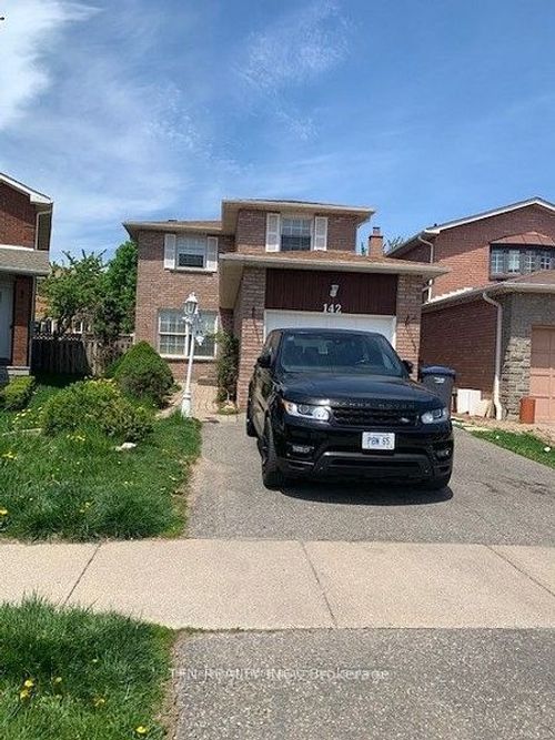 142 Dumfries Ave, Brampton, ON, L6Z2W9 | Card Image