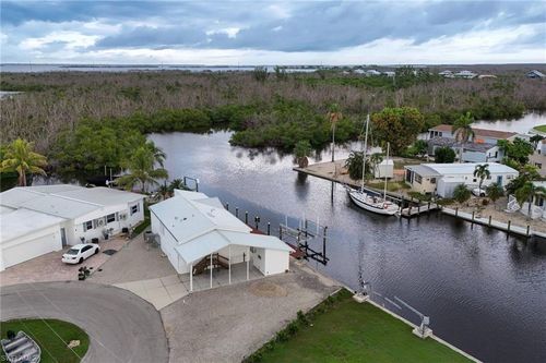 3952 Blueberry Ln, ST. JAMES CITY, FL, 33956-2286 | Card Image