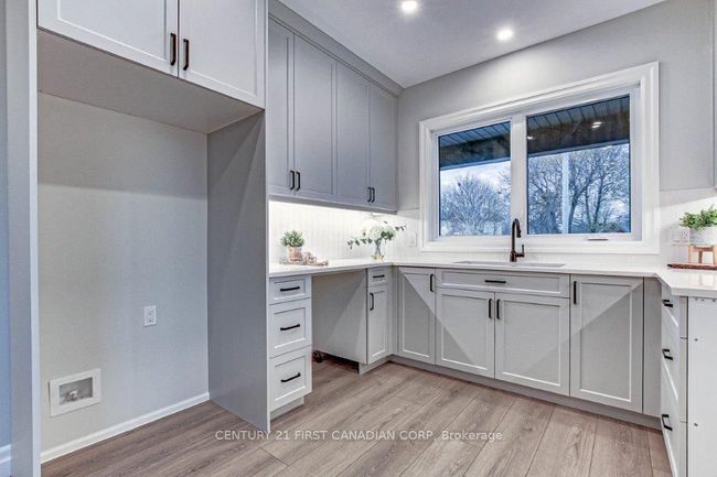 163 Elgin Ave E, House other with 3 bedrooms, 2 bathrooms and 2 parking in Goderich ON | Image 8