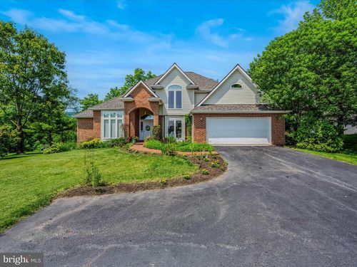 564 Peace Pipe Ln, HEDGESVILLE, WV, 25427-6661 | Card Image