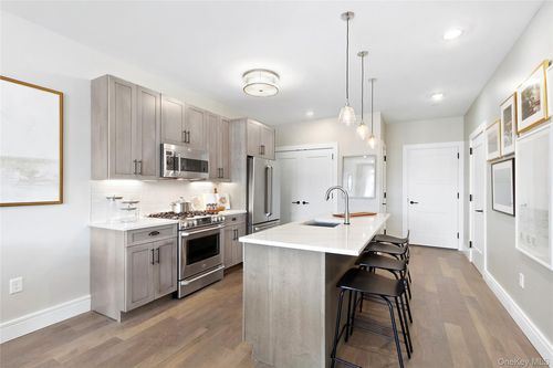 apt-431-990 Corporate Dr, Westbury, NY, 11590-6719 | Card Image