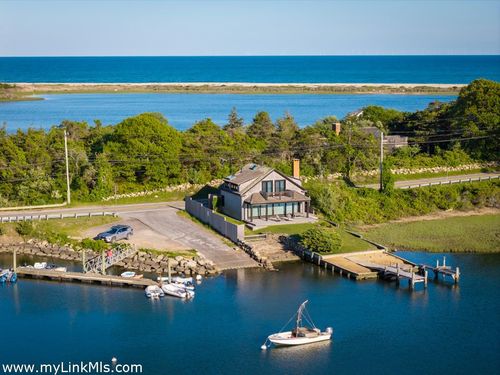 131 State Rd, Chilmark, MA, 02535-1664 | Card Image