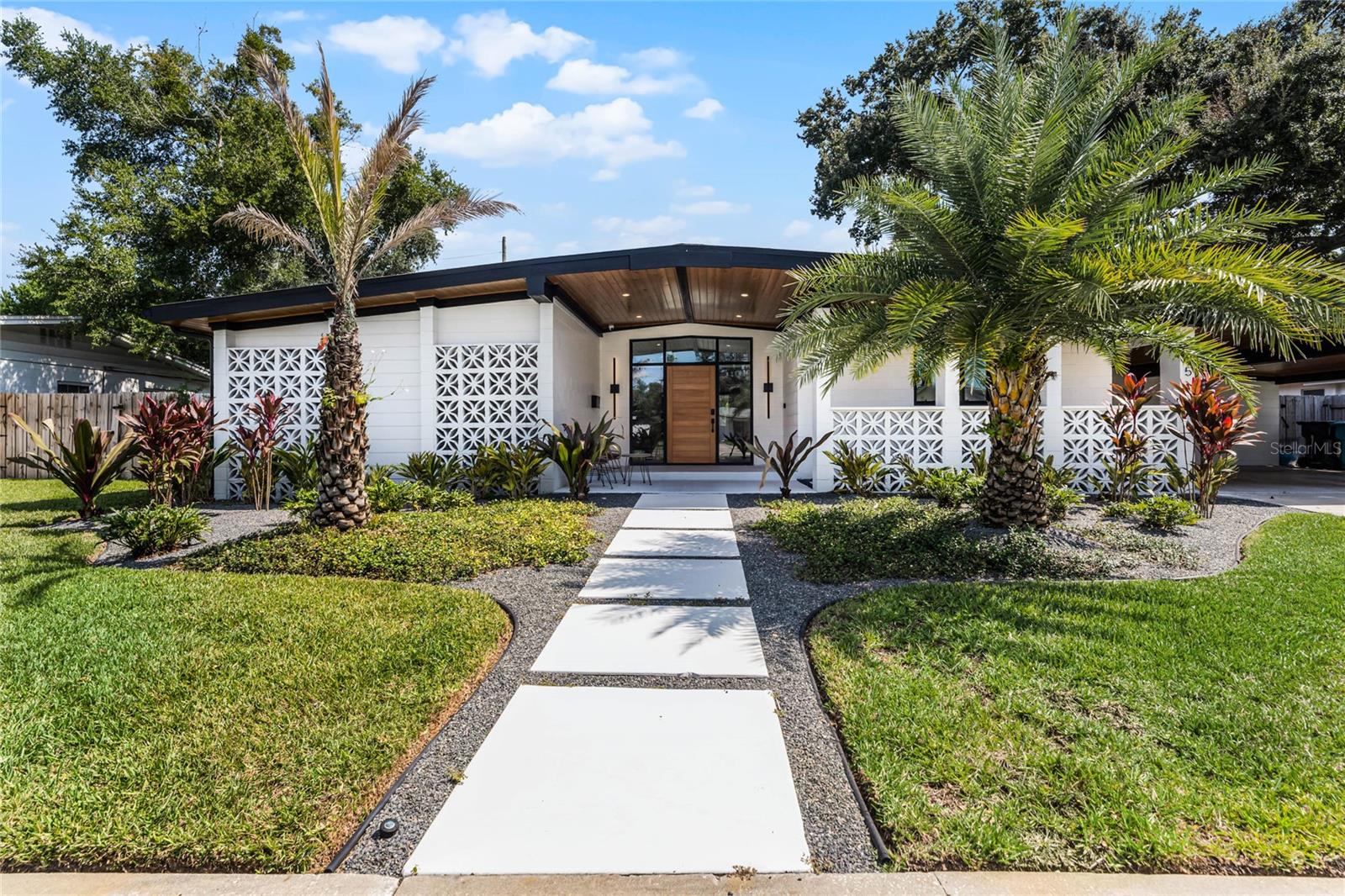 Neptune Dr, Orlando, FL 32804