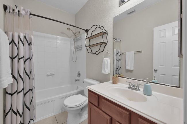 Guest bathroom | Image 14