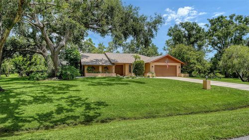5879 Ravenwood Dr, SARASOTA, FL, 34243-5213 | Card Image