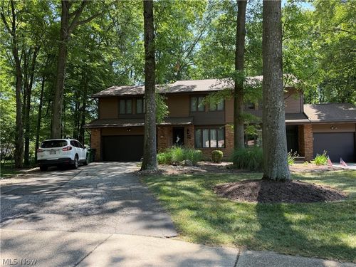 2174 Woodlawn Cir, Stow, OH, 44224-2653 | Card Image