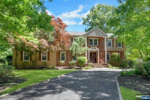 10 Moonshadow Ct, Kinnelon, NJ, 07405-2949 | Card Image