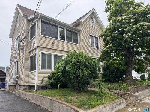 11 Betts Pl, Norwalk, CT, 06855-1801 | Card Image