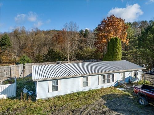 4050 Tall Timber Rd Ne, Mineral City, OH, 44656-8898 | Card Image