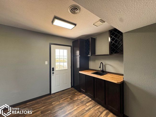 19229 Highway 5, Home with 4 bedrooms, 2 bathrooms and 2 parking in Centerville IA | Image 37