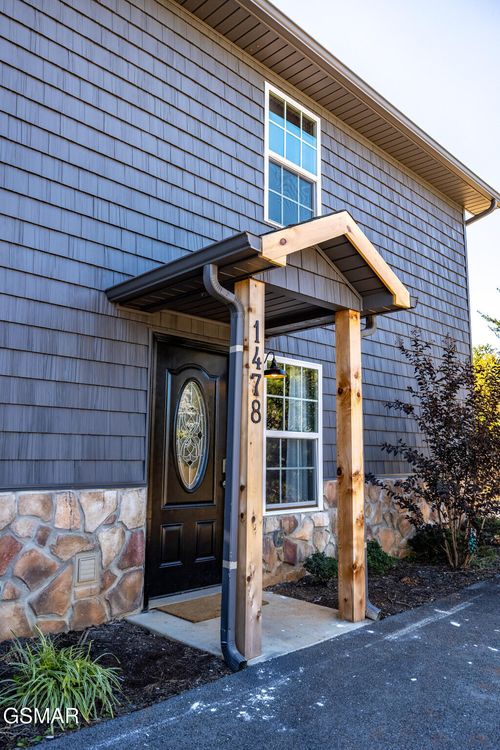 1480 William Holt Dr, Sevierville, TN, 37862-6308 | Card Image