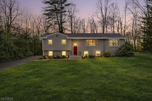 52 Valleyview Rd, Warren, NJ, 07059-5424 | Card Image