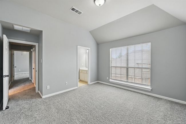 2ND FLOOR BEDROOM WITH JACK AND JILL BATHROOM | Image 35