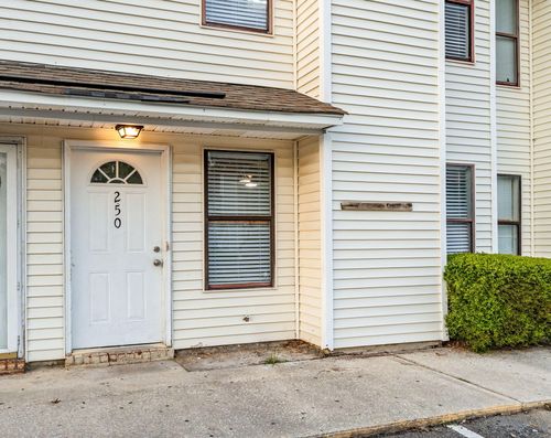 250 Pine Shadow Dr, Goose Creek, SC, 29445-4690 | Card Image