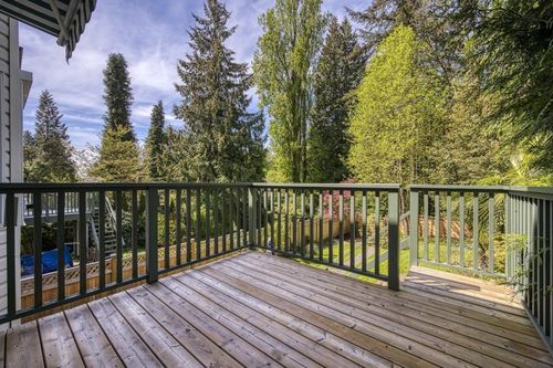 1935 Westview Dr, North Vancouver, BC, V7M3B1 | Card Image