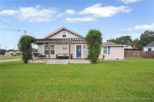 513 Summit Ave, Lumberton, NC, 28358-4957 | Card Image