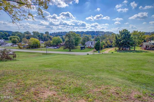 1402 W College St, Jonesborough, TN, 37659-5261 | Card Image