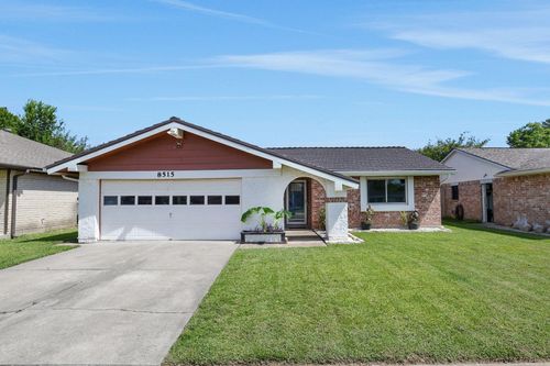8515 Oakhaven Rd, La Porte, TX, 77571-3643 | Card Image