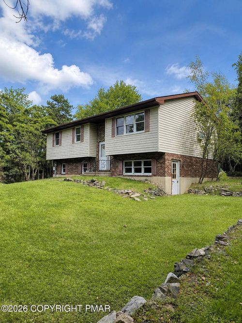 1793 Allegheny Dr, Blakeslee, PA, 18610-2206 | Card Image