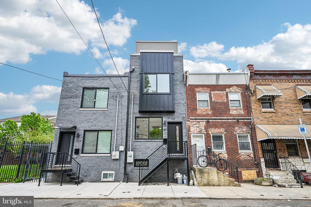 Residential in PHILADELPHIA 4